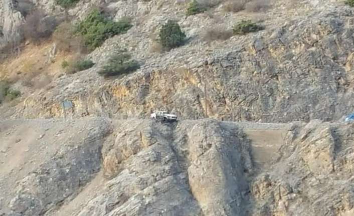 Erzincan’ın Kemaliye (Eğin) ilçesinde aracı tamamen yanmış halde bulunan kuyumcudan