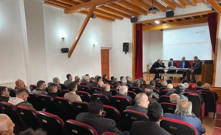 Erzincan’ın Kemaliye ilçesinde muhtarlar ve ilgili kurum amirlerinin katılımıyla muhtarlar
