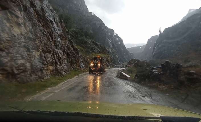 KEMALİYE’DE SAĞANAK VE DOLU