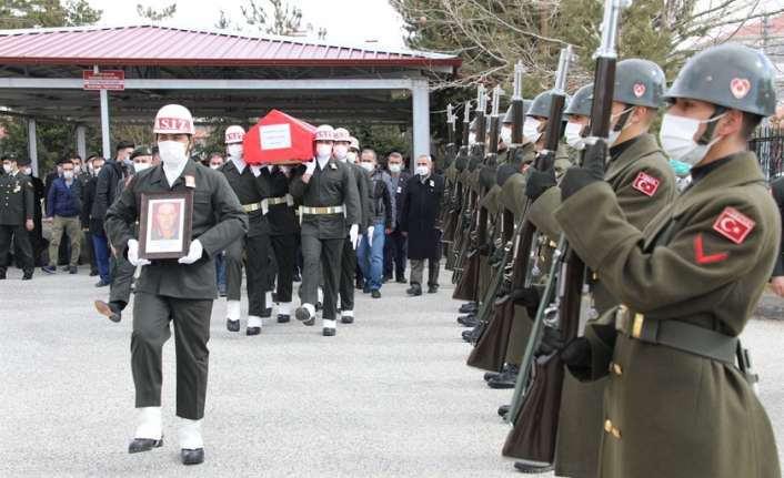 Hayatını kaybeden Kıbrıs Gazisi Haydar Kayıkçı (68) Erzincan Cumhuriyet Mahallesinde