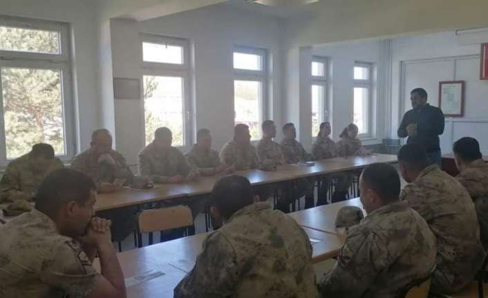 Erzincan’ın 	Refahiye ilçesinde, havaların ısınmasıyla kene popülâsyonunda artış olduğu ve