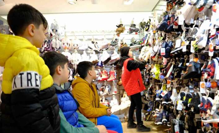 Çeşitli illerden Erzincan’a gelen ve gelirken yanlarına hiçbir eşya alamayan