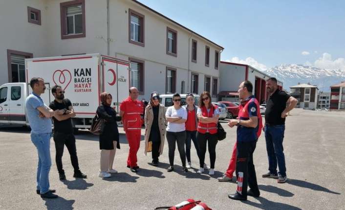 İtfaiye Müdürlüğü tarafından Türk Kızılay Derneği Erzincan Kan Bağış Merkezi