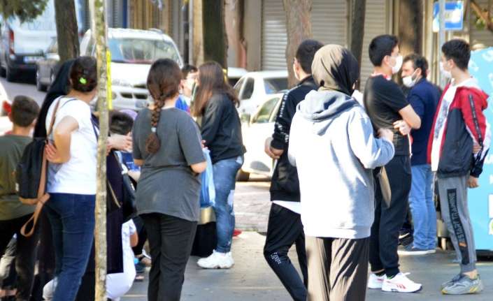 Erzincan’da öğrenciler korona virüs önlemleri altında Liselere Geçiş Sistemi (LGS),