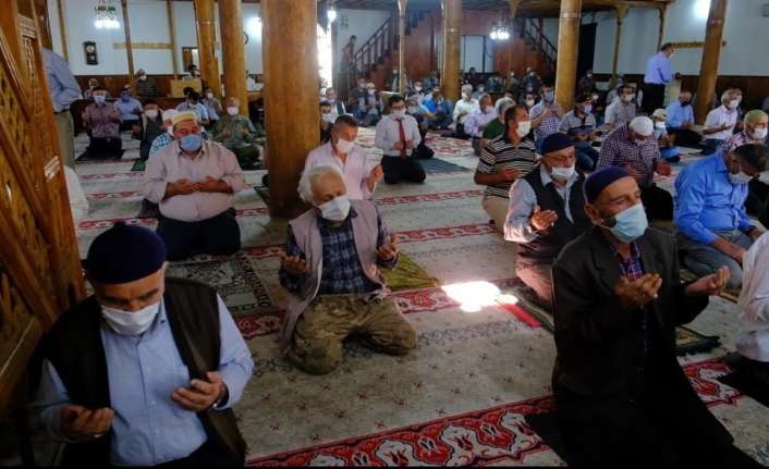 KORONA VİRÜS SALGININDAN KURTULMAK İÇİN DUALAR EDİLDİ