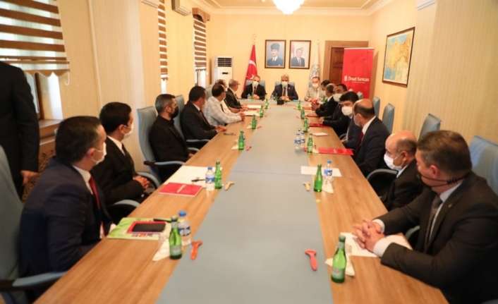 Erzincan’da küçükbaş hayvancılığın geliştirilmesi amacıyla hayata geçirilen ve "Köyümde Yaşamak