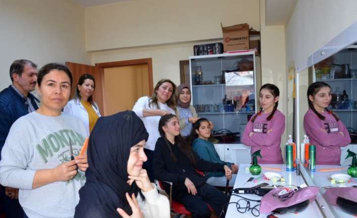 Erzincan’ın Tercan ilçesinde Halk Eğitim Merkezi Müdürlüğü bünyesinde açılan ve