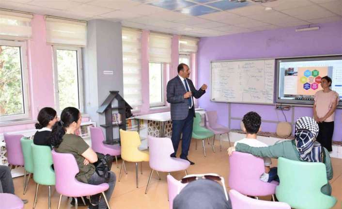 Erzincan İl Millî Eğitim Müdürü Aziz Gün, devam eden LGS
