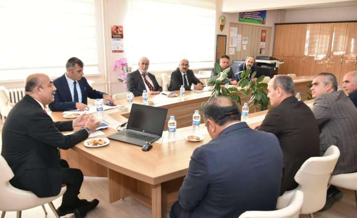 Akademik, kültürel ve sportif faaliyetlerin değerlendirildiği Lise müdürleri değerlendirme toplantısı