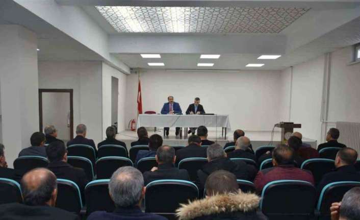 Erzincan İl Millî Eğitim Müdürü Aziz Gün’ün başkanlığında lise müdürleri