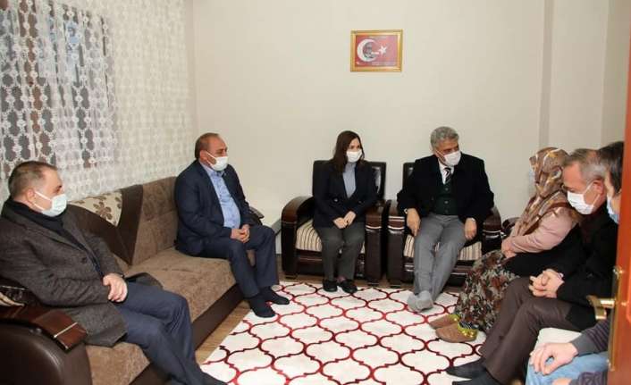 Erzincan Valisi Mehmet Makas eşi Elif Makas ile birlikte şehit