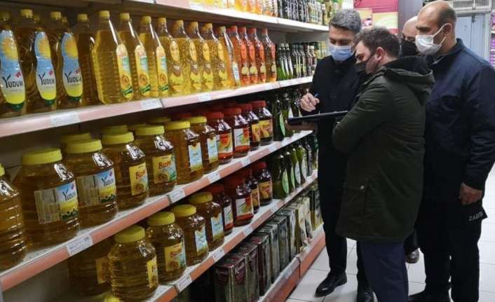Erzincan’daki marketlerde "fahiş fiyat" ve "stokçuluk" denetimi gerçekleştirildi.
