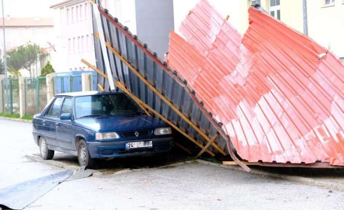 METEOROLOJİDEN ERZİNCAN VE ÇEVRELERİ İÇİN KUVVETLİ RÜZGAR VE FIRTINA UYARISINDA