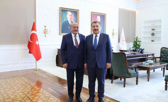AK Parti Erzincan Milletvekili Süleyman Karaman, Sağlık Bakanı Fahrettin Koca'yı
