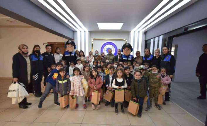 Demirkent TOKİ Ortaokulu anasınıfı öğrencileri Polis Teşkilatı’nın 177. kuruluş yıl