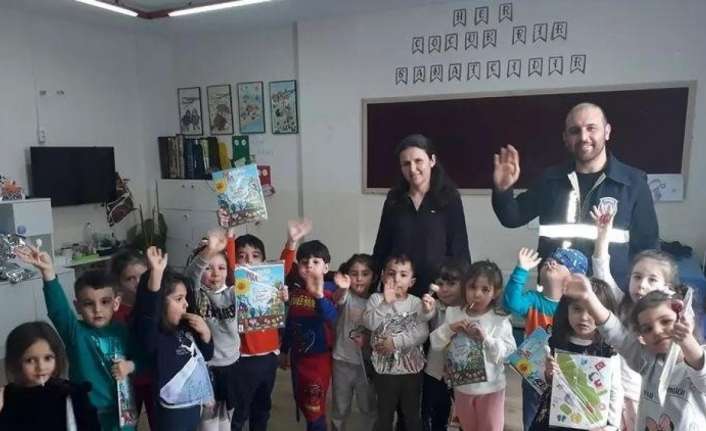 Erzincan’da polis ekiplerince, “Güvenli Okul Güvenli Gelecek” projesi çerçevesinde kent