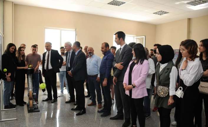 Ziyaretten duyulan memnuniyeti ifade eden EBYU Mühendislik Mimarlık Fakültesi Öğrencileri