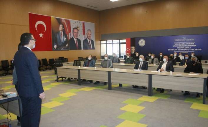 Erzincan’da mahalle ve köy muhtarlarına yönelik “Afet Farkındalık Eğitimi” verildi.