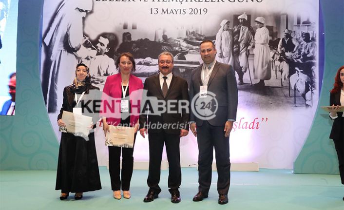 Erzincan’da yılın ebesi ve Hemşiresi seçilen personeller Sağlık bakanlığı tarafından