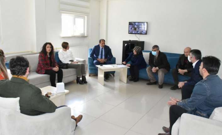 Erzincan’da öğrencilerin kaldığı okul pansiyonlarının sorumlu idarecileri ile toplantı yapıldı.