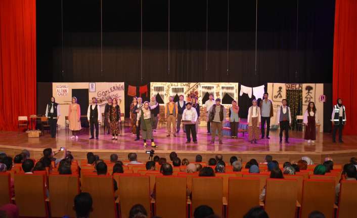 Erzincan İl Millî Eğitim Müdürlüğü Öğretmen Tiyatro Topluluğu geleneksel yılsonu