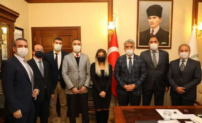 Erzincan Valisi Mehmet Makas, 24 Kasım Öğretmenler Günü dolayısıyla kendisini