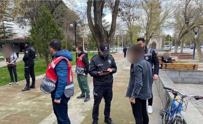 ERZİNCAN’DA POLİS EKİPLERİ TARAFINDAN EĞİTİM VE ÖĞRETİMİN GÜVENLİ BİR ORTAMDA
