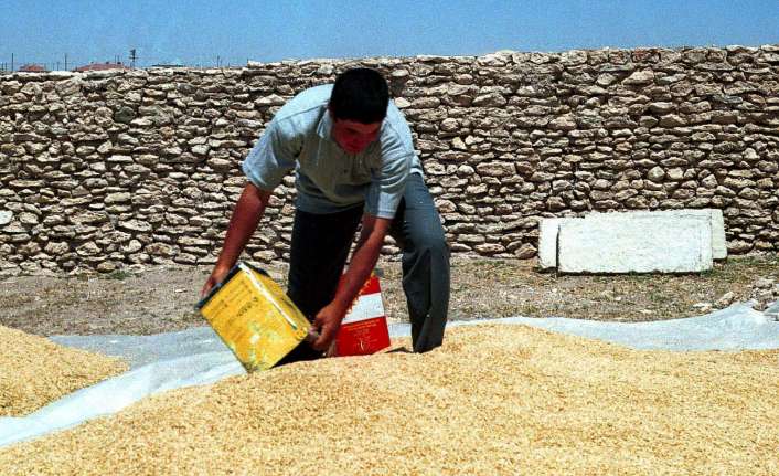 2000 yılında, ÖSS birincisi olduğunu köyde harman yaparken öğrenen Oruç