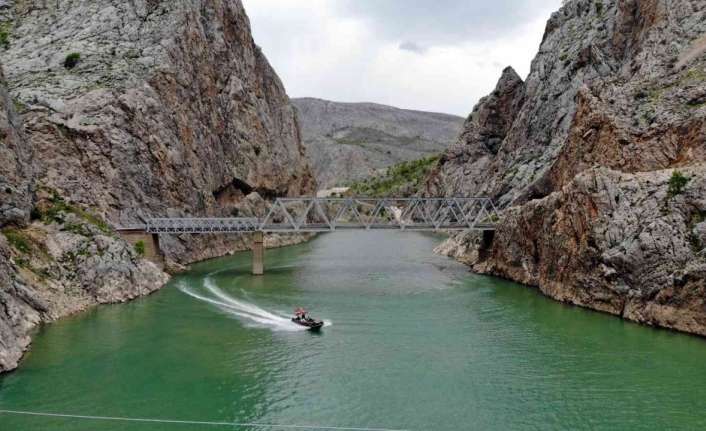 Erzincan’da Karasu nehrinin birleşmesiyle
