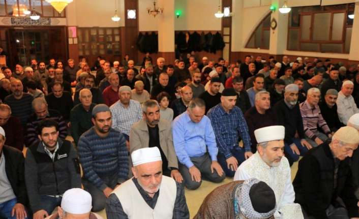 OSMANLI’DAN MİRAS “ENDERUN USULÜ TERAVİH NAMAZI” KILINDI