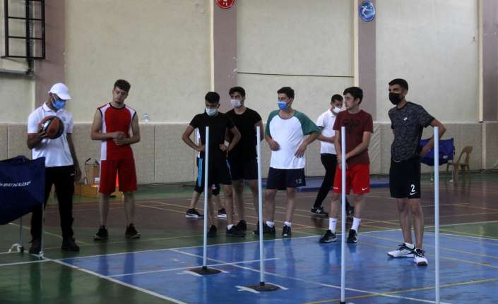 Erzincan’da üniversite adayı öğrenciler,