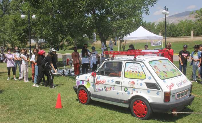 Erzincan’da Türkiye Gençlik STK’ları Platformu tarafından gerçekleştirilen 2. Gençlik Liderliği