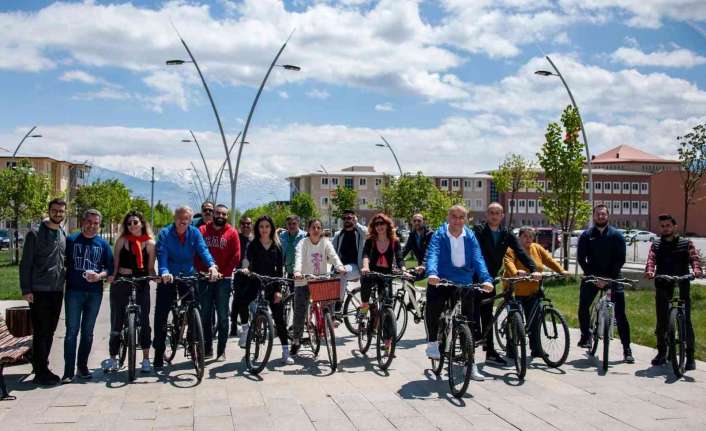 Erzincan’da Engelliler Haftası münasebetiyle “Engelleri Aş Pedal Çevir” etkinliği yapıldı.