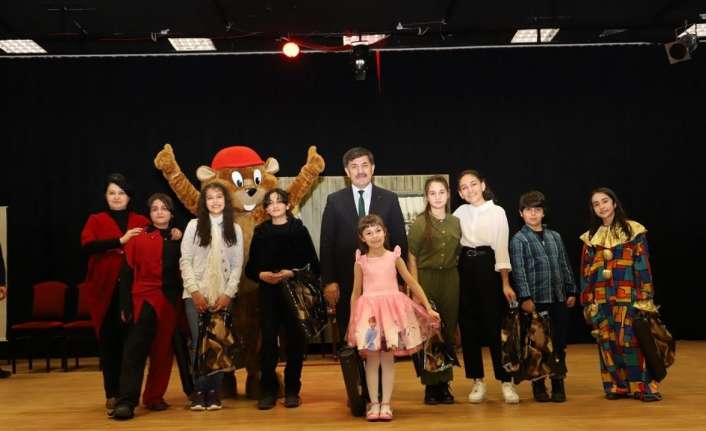 Erzincan Belediyesi Kültür ve Sosyal İşler Müdürlüğü tarafından sahnelenen “Pıtırcık”