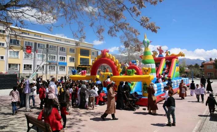 'POLİSLERLE MACERA ADASI' PROJESİYLE OKULLAR BALON PARK İLE NEŞELENECEK