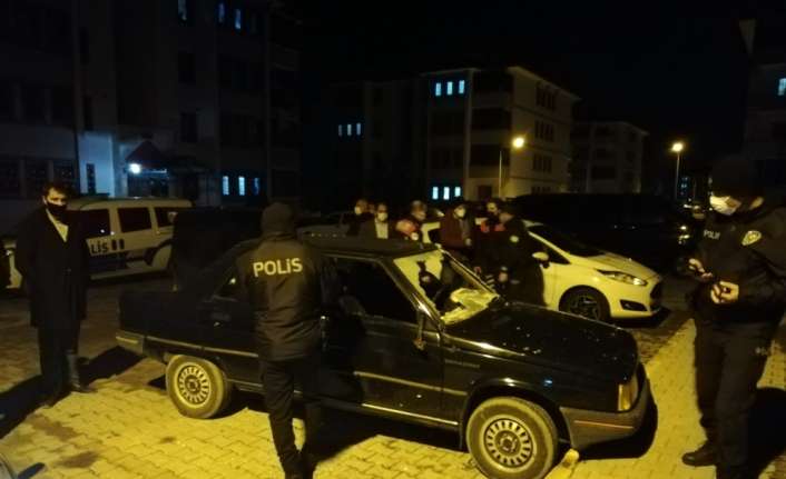 Erzincan’da pompalı tüfekle bir otomobile zarar verip kaçan 2 şüpheli