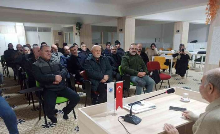 Türkiye Yazarlar Birliği Erzincan Şubesinde konuşan Erzincan İlahiyat Fakültesi Öğretim