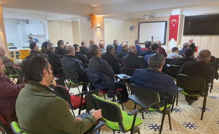 Türkiye Yazarlar Birliği Erzincan Şubesi Kültürevinde konuşan Prof. Dr. Faruk