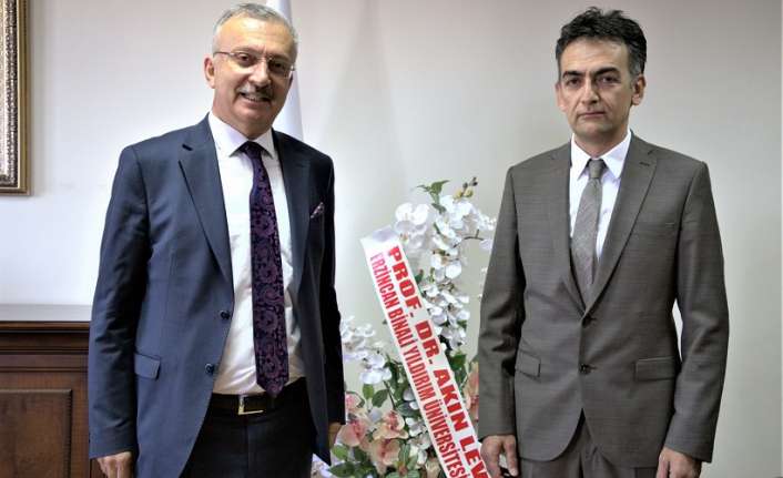 Mühendislik Fakültesi Öğretim Üyesi ve Fen Bilimleri Enstitü Müdürü Prof.