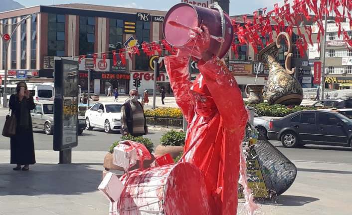 ERZİNCAN BİNALİ YILDIRIM ÜNİVERSİTESİ GÜZEL SANATLAR FAKÜLTESİ DEKANI PROF. DR.