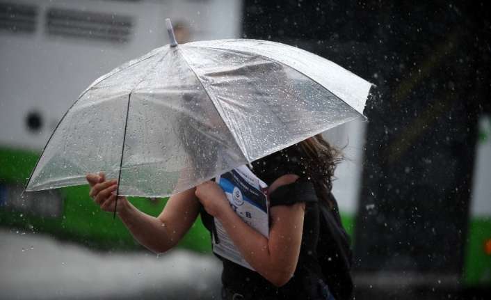 Doğu Anadolu Bölgesinde 5 ilde gök gürültülü sağanak yağış bekleniyor.
