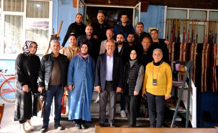 2009 yılı Kemah Belediye Başkanı Hüsamettin Şanal gazetecilerle bir araya