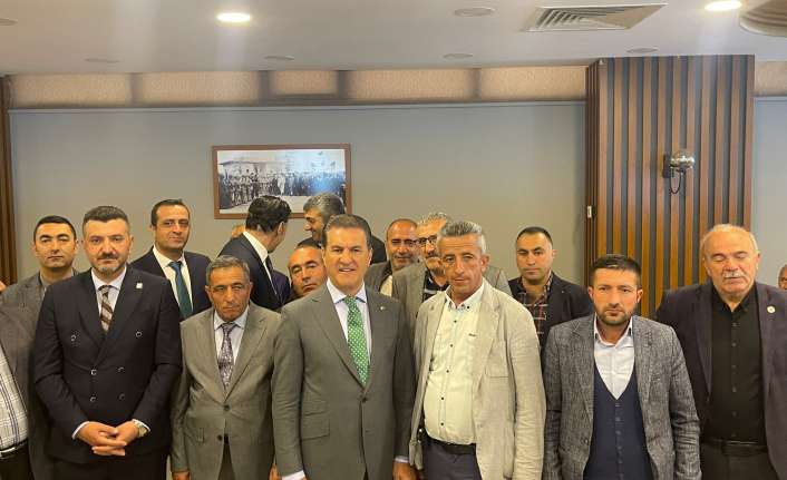 Seçim çalışmalarını sürdüren CHP 1. sıra milletvekili adayı Mustafa Sarıgül