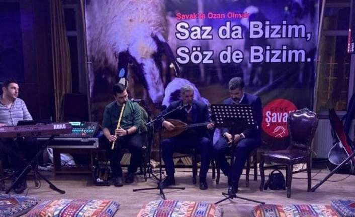 Erzincan’da faaliyet Gösteren Genç Şavak Derneği, âşıklar gecesi düzenleyerek şavaklıları