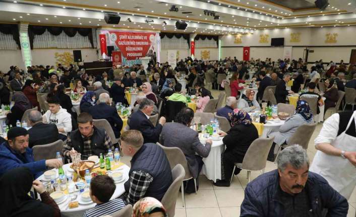 Erzincan’da şehit yakınları ve gaziler onuruna iftar programı düzenlendi.