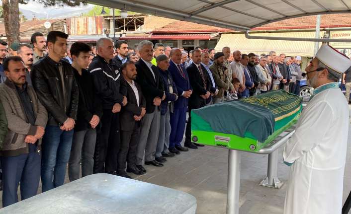 Diyarbakır'da PKK'lı teröristlerce bomba yüklü araçla düzenlenen saldırıda şehit düşen