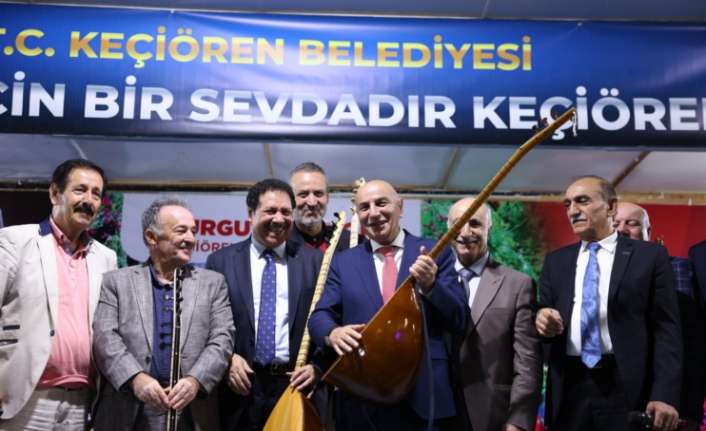 Ankara'da, Keçiören Belediyesi tarafından âşıklık geleneğinin yaşatılması için düzenlenen “Âşıklar