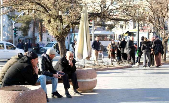 Erzincan, son yılların en sıcak ocak ayını geçiriyor. Gündüz hava