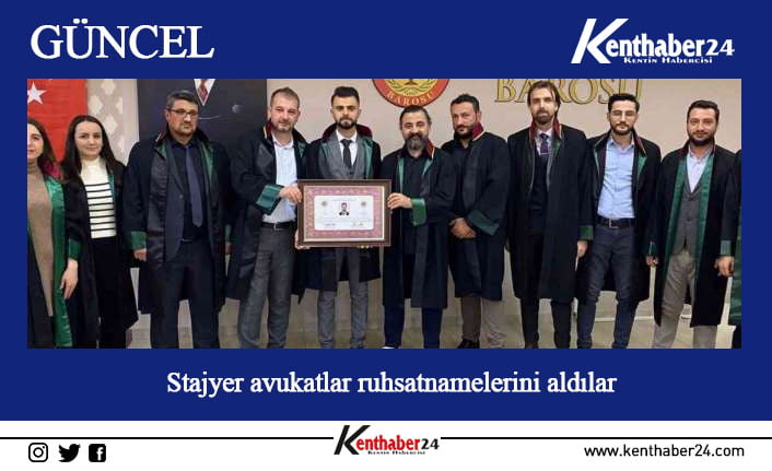 Erzincan Barosunda stajını başarıyla tamamlayan stajyer avukatlar yemin ederek ruhsatnamelerini