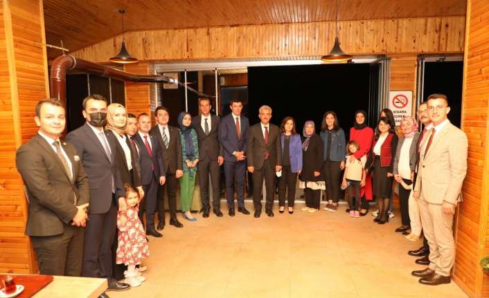 Erzincan’da tayini çıkan kaymakamlara veda yemeği verildi.